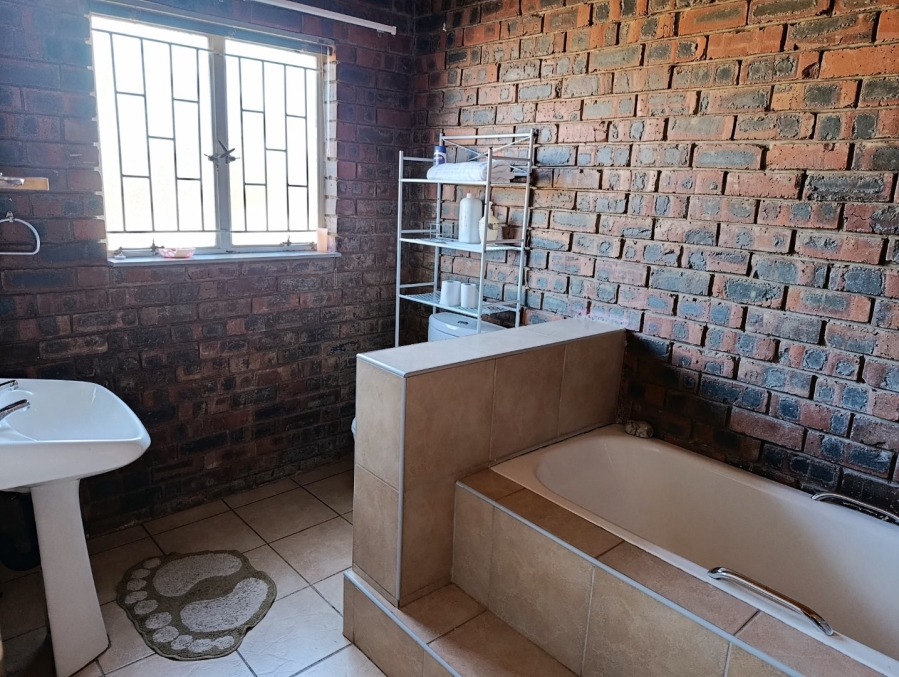 5 Bedroom Property for Sale in Spitskop SH Free State